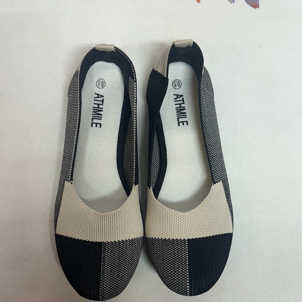 Athmile Black and Cream Women's Flats